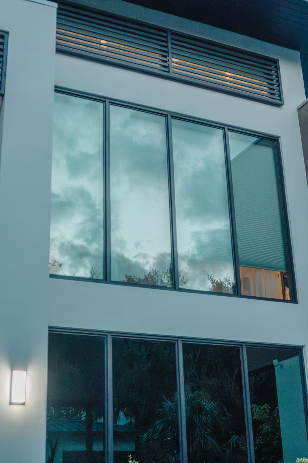 Freshly cleaned exterior windows on a modern Miami house